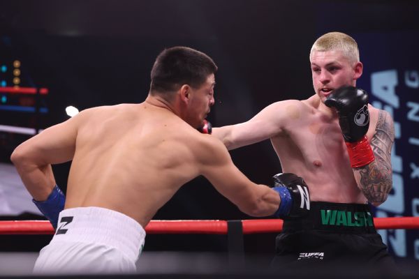 Уолш одержал уверенную победу в дебютном турнире Zuffa Boxing.